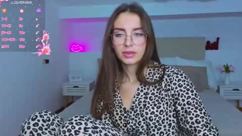 Snapshot of l1ttle_angel__ chatting on September 26, 10:29 pm Margo online show from September 26, 10:29 pm