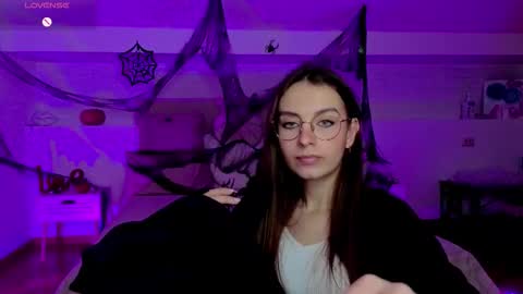 Snapshot of l1ttle_angel__ chatting on November 1, 10:03 pm Margo online show from November 1, 10:03 pm
