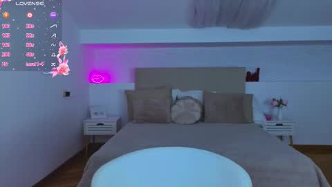 Snapshot of l1ttle_angel__ chatting on September 27, 10:39 pm Margo online show from September 27, 10:39 pm