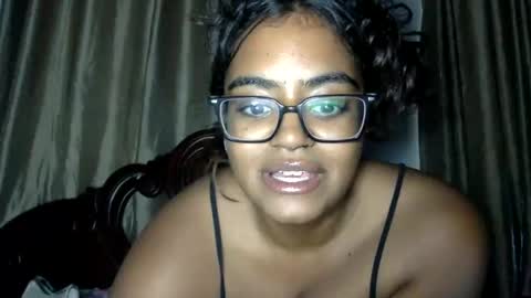 la_negra_domi22 online show from September 8, 7:24 pm