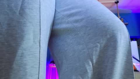 Snapshot of laady_brownn chatting on October 8, 11:47 am Cris online show from October 8, 11:47 am