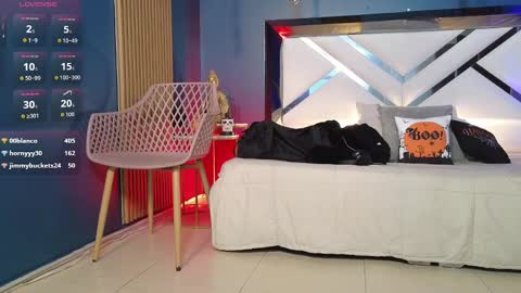 Snapshot of laady_brownn chatting on October 22, 11:04 am Cris online show from October 22, 11:04 am