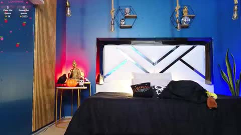 Snapshot of laady_brownn chatting on October 27, 11:06 am Cris online show from October 27, 11:06 am