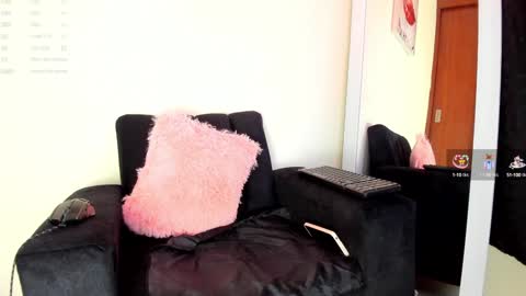 lace_victoria online show from February 1, 12:40 am