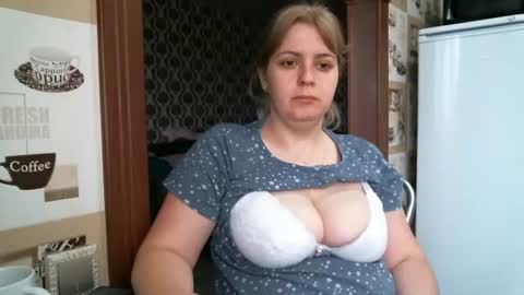 Snapshot of lady_cute_cat chatting on November 1, 2:27 am lady cute cat29 online show from November 1, 2:27 am