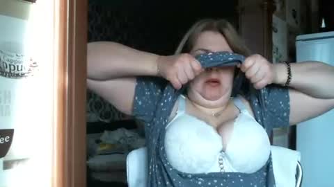 Snapshot of lady_cute_cat chatting on October 28, 3:01 am lady cute cat29 online show from October 28, 3:01 am