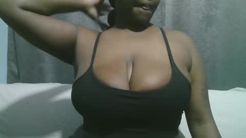 Snapshot of lady_dearra chatting on September 28, 4:41 am lady_dearra online show from September 28, 4:41 am