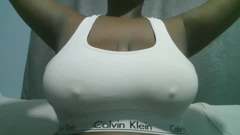 Snapshot of lady_dearra chatting on October 26, 4:30 am lady_dearra online show from October 26, 4:30 am