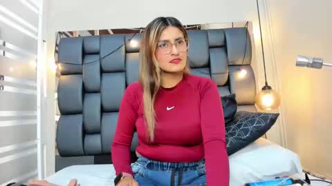 Snapshot of lady_falcon chatting on September 17, 1:58 am LADY online show from September 17, 1:58 am