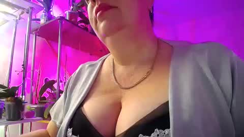 Lady Gloria online show from January 23, 5:45 am