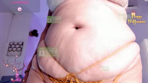 Snapshot of lady_hellen chatting on October 21, 9:19 pm online show from October 21, 9:19 pm