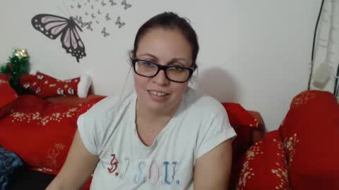 Snapshot of lady_hellene chatting on January 8, 3:39 pm Lady Hellene online show from January 8, 3:39 pm