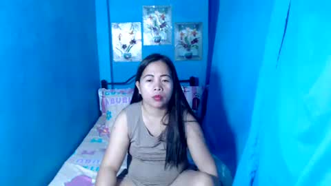 lady_in_bed69 online show from April 2, 9:34 pm