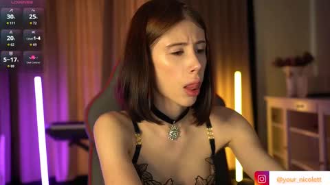 lady_nicolett online show from October 15, 7:33 am