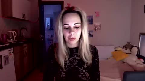 Snapshot of lady_smile69 chatting on September 10, 3:17 am lady_smile69 online show from September 10, 3:17 am