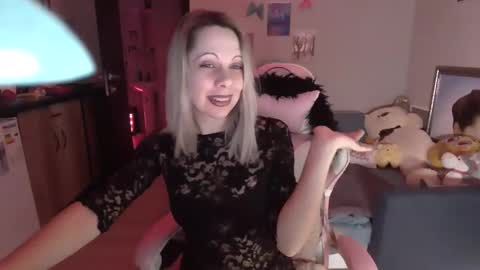 Snapshot of lady_smile69 chatting on January 28, 2:53 am lady_smile69 online show from January 28, 2:53 am