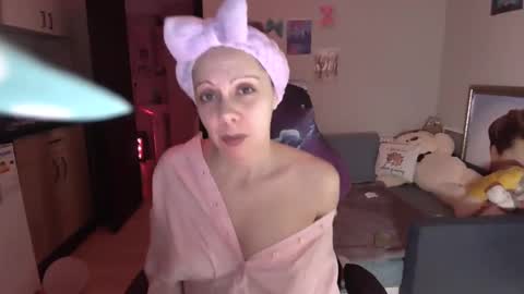 Snapshot of lady_smile69 chatting on January 31, 12:50 am lady_smile69 online show from January 31, 12:50 am