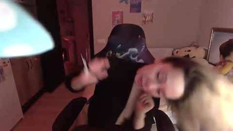 Snapshot of lady_smile69 chatting on February 25, 3:09 am lady_smile69 online show from February 25, 3:09 am