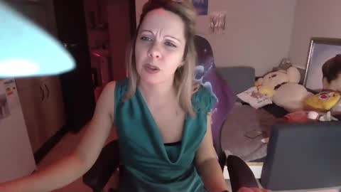 Snapshot of lady_smile69 chatting on February 8, 3:53 pm lady_smile69 online show from February 8, 3:53 pm