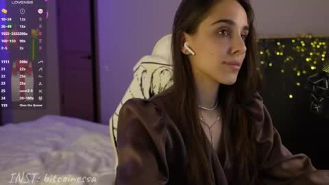Snapshot of lady_white_snake chatting on December 30, 7:11 pm lady_white_snake online show from December 30, 7:11 pm