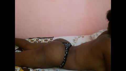 Snapshot of ladyanniee chatting on December 31, 8:26 am Essy online show from December 31, 8:26 am