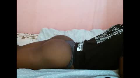 Snapshot of ladyanniee chatting on January 22, 5:05 am Essy online show from January 22, 5:05 am