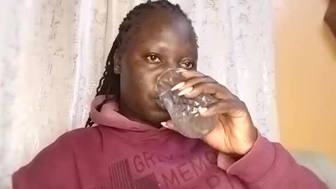 lindah32 online show from September 25, 8:17 pm