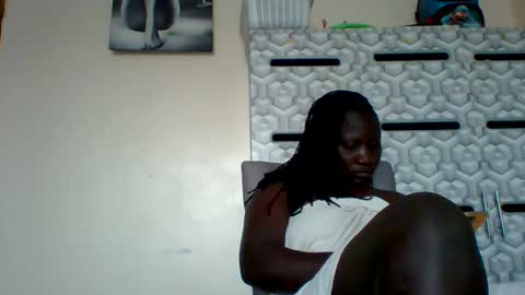 lindah32 online show from December 28, 3:26 pm