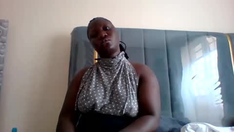 lindah32 online show from December 24, 8:22 am