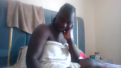 lindah32 online show from December 13, 9:36 am
