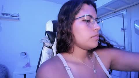  Lady  online show from June 3, 2:01 am