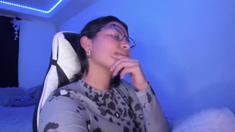  Lady  online show from December 8, 4:46 am