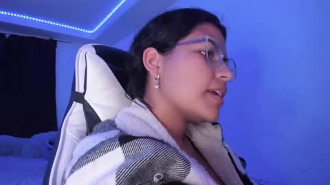  Lady  online show from January 22, 1:10 am