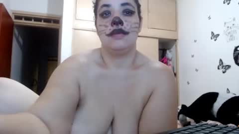 Snapshot of ladydeathz chatting on January 7, 7:42 am ladydeathz online show from January 7, 7:42 am