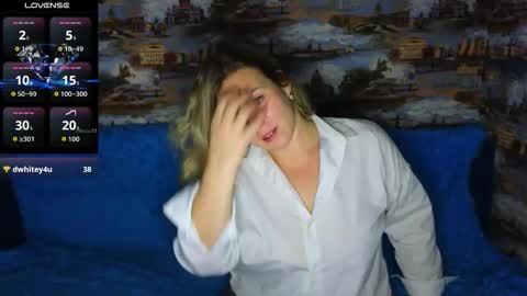 ladylucky_ online show from October 27, 1:12 am