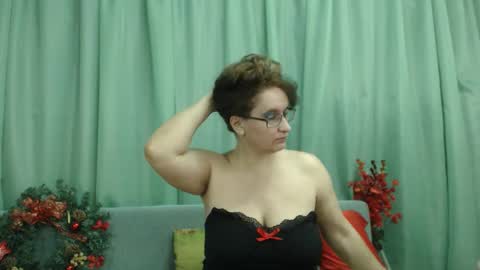 Nicole.... online show from December 25, 6:09 am