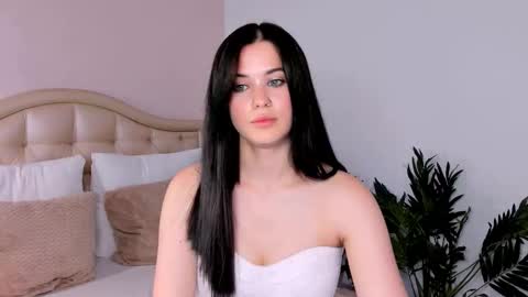 Amelia online show from September 13, 1:41 pm
