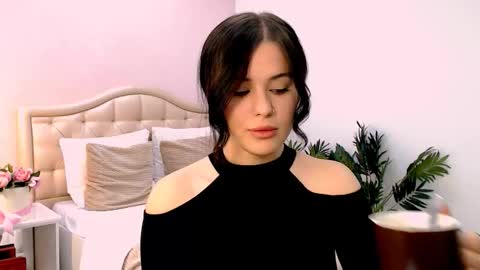 Amelia online show from September 27, 12:45 pm