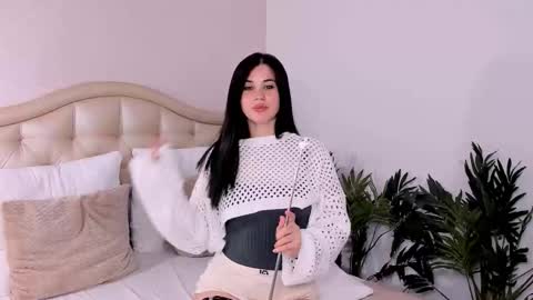Amelia online show from September 12, 1:29 pm
