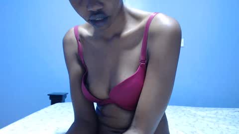 ladyqeeen online show from February 12, 3:18 am