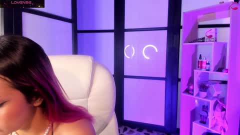 Lady  online show from December 6, 11:24 pm