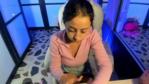Lady  online show from January 5, 4:04 am