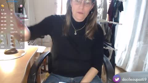 Lea online show from December 10, 2:39 pm