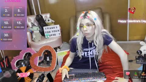 Skinnygirl online show from December 5, 11:29 pm