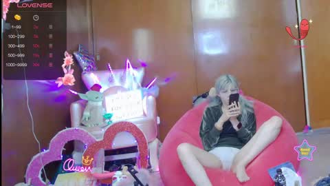 Skinnygirl online show from May 16, 1:52 am