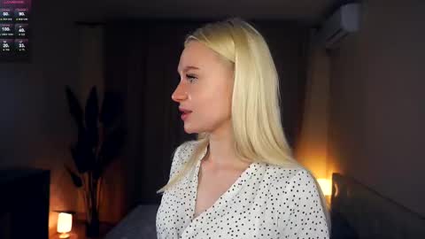 day - Lizzy night-Roxann online show from February 24, 5:30 am