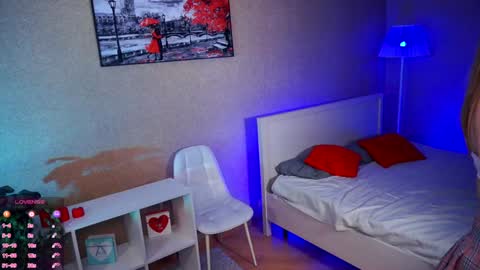 day - Lizzy night-Roxann online show from February 6, 7:18 pm