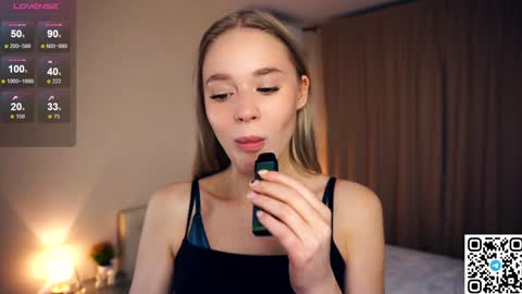 day - Lizzy night-Roxann online show from January 4, 7:03 am