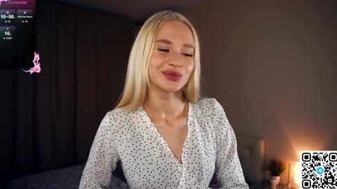 day - Lizzy night-Roxann online show from January 26, 7:21 am