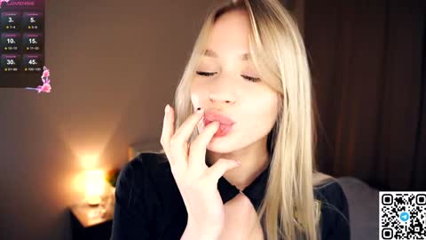 day - Lizzy night-Roxann online show from January 9, 7:21 am